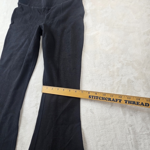 Kit & Ace Flare Pants Women’s 6 Leggings Black Spandex Stretch Workout - Picture 5 of 12